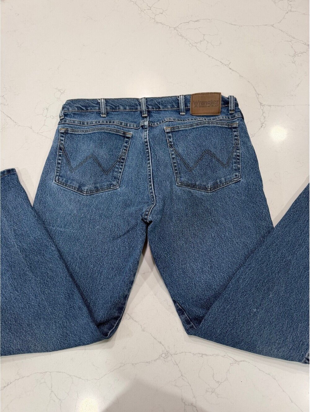 Wrangler Rugged Wear Men's 36x30 Blue Denim Jeans Relaxed Fit 100% Cotton